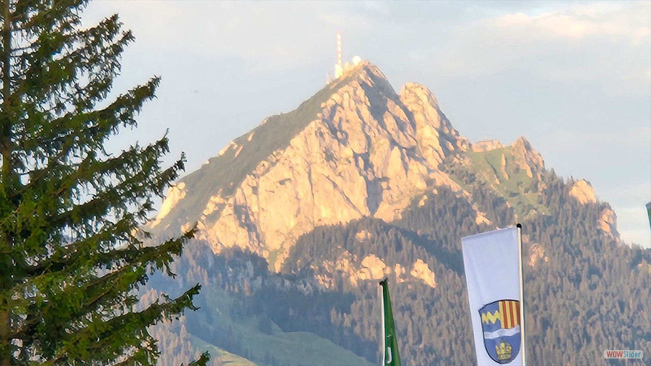 majestaetischer-blick-auf-den-Wendelstein-vom-Alpenchalet-Wendelstein [copyright by Adrian Porwol]
